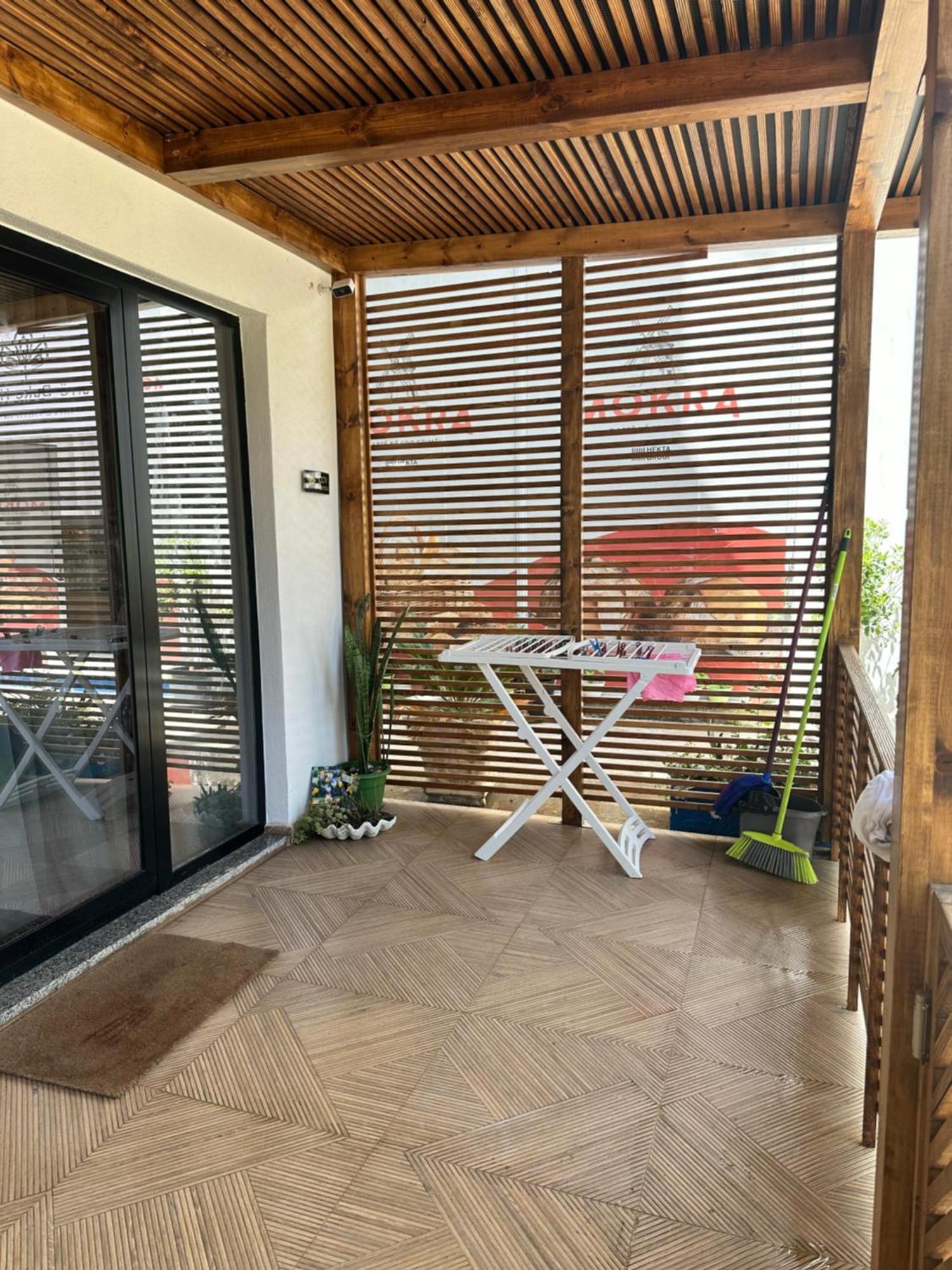 Seahana Apartment Himare Exterior photo